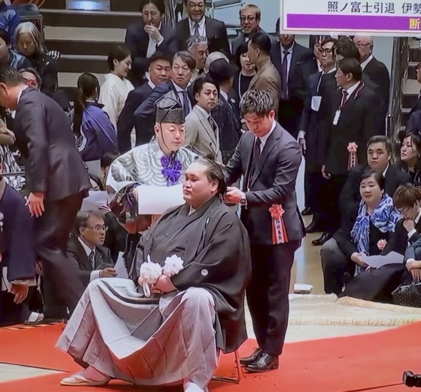 【一生に一度の瞬間——横綱・照ノ富士関 断髪式】